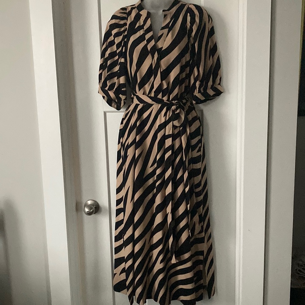 Beautiful  Belted,Striped, Short Sleeve  ,Dress, size-XS, ,Black,Cream,Lined